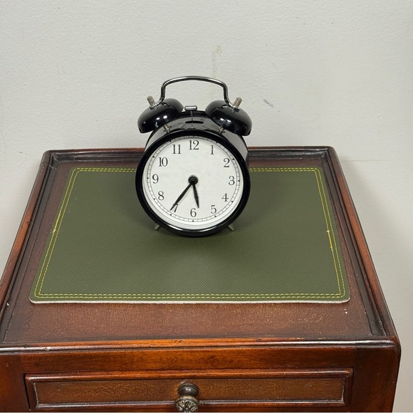 Leather Geometric Reversible Gray/Green Decorative Pad - Picture 4 of 8